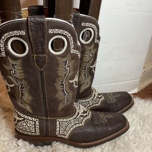 Denver MountainEmbroidered  Mountain Scene Cowboy boots 10